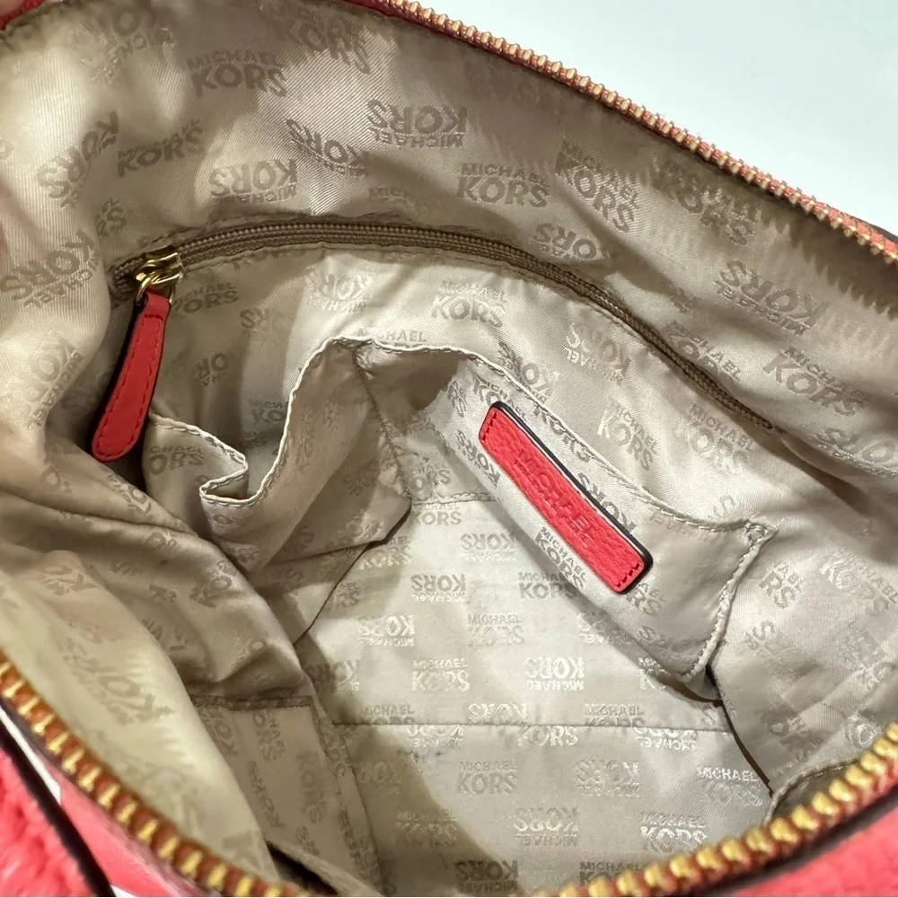 Michael Kors Pebble, leather Shoulder Bag Coral‎ Tassel